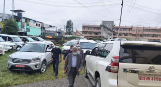 ओलीको बैठक चल्दै गर्दा माधवका मान्छे छापामार शैलीमा छिरे, बैठक रोक्न क-कसले दिए दबाब ?