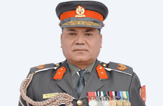 सशस्त्रका डीआईजी श्रेष्ठलाई सेवामै राख्न सर्वोच्च अदालतद्धारा अन्तरिम आदेश