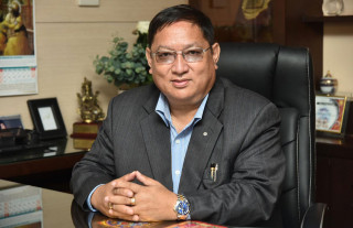 रबिको ठाउँमा आफूलाई निर्वाचित गर्न निर्वाचन आयोग पुगे उमेश श्रेष्ठ