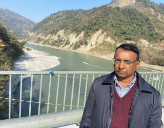 ४५ बर्षमै सचिव भएका लोकसेवाको कपी जाँच्ने पूर्वप्रशासक सुवेदीको यस्तो छ निजामति अनुभव