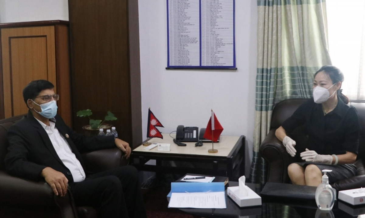 अर्थमन्त्री र चिनियाँ राजदूतबीच शिष्टाचार भेट, नेपालले थप १६ लाख डाेज खाेप चाँडै प्राप्त गर्ने