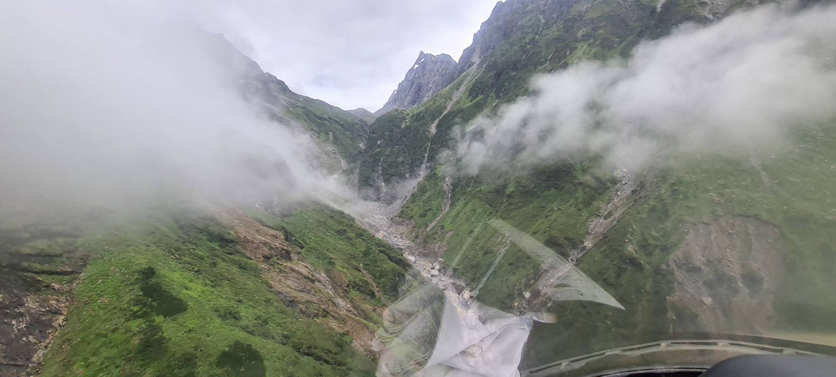 हेलिकप्टरबाट यस्तो देखियो मेलम्ची र हेलम्बुको अवस्था