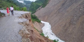 बाढीपहिराले सडकमा रु ८० करोडको क्षति
