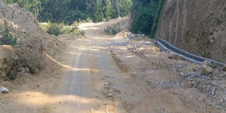 सडक विस्तारको काम सम्पन्न नहुँदा सास्ती
