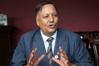 शिक्षा मन्त्री देवेन्द्र पौडेल अचानक कक्षा कोठामा प्रवेश गरेपछि...