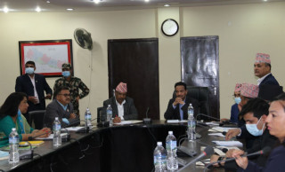 पुर्व मन्त्रीहरुसँग युवा तथा खेलकुद मन्त्रीको छलफल
