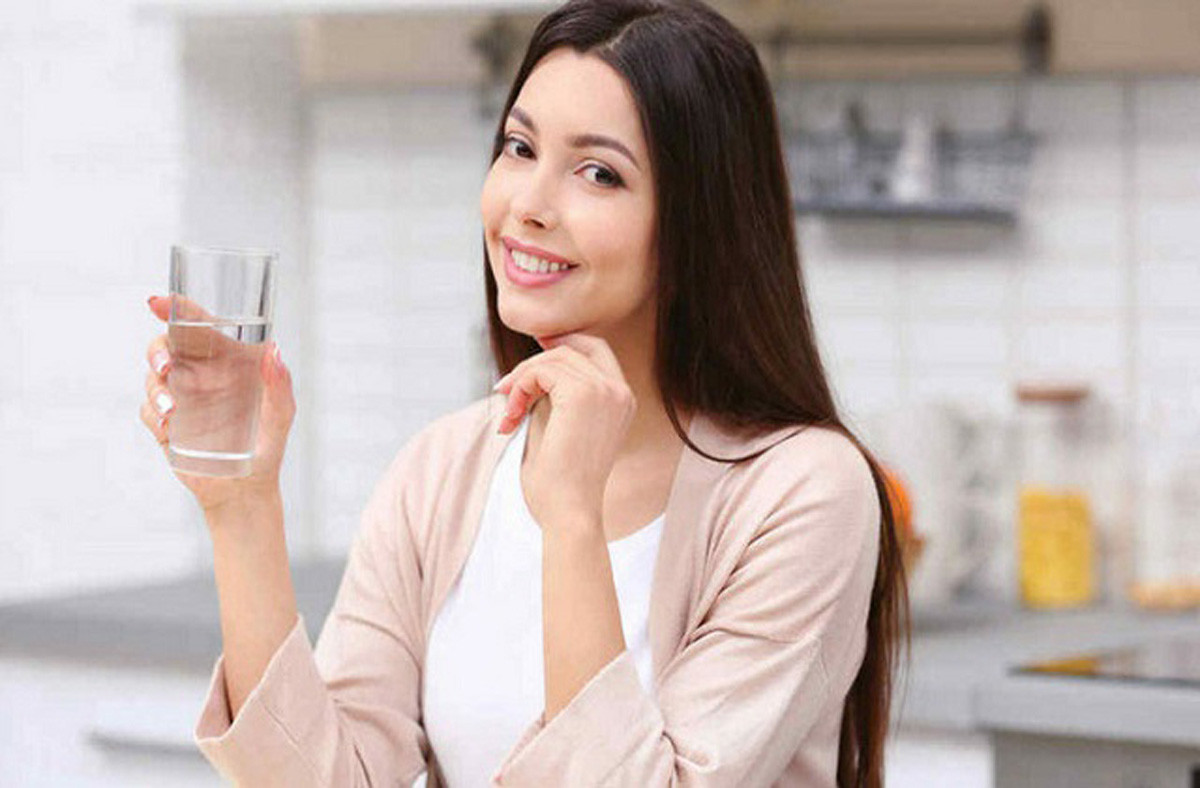 यस्तो छ फाइदा, खाली पेटमा  मनतातो पानी पिउनुको