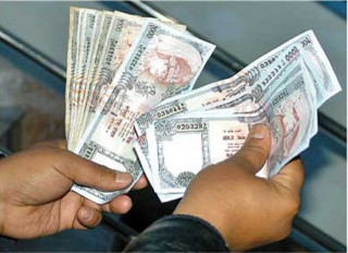 बझाङमा स्थानीय तहले बैंकमार्फत सामाजिक सुरक्षा भत्ता वितरण 