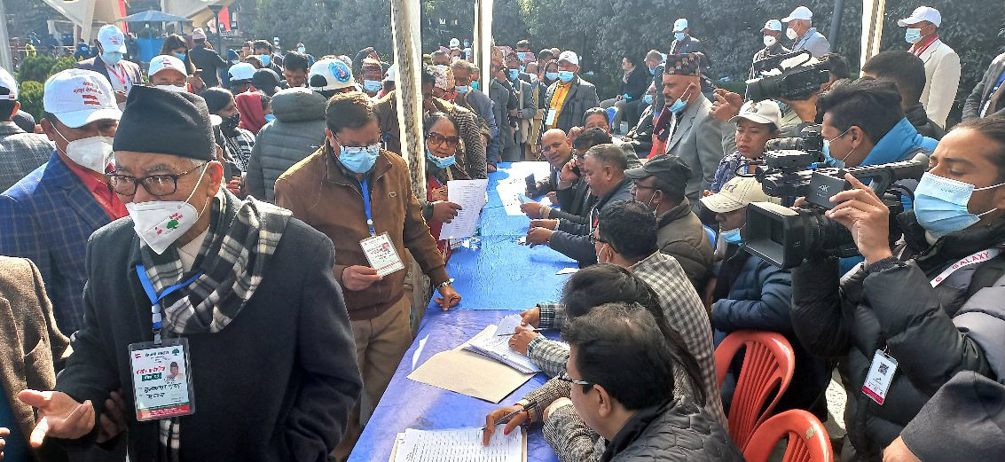 मतदानमा सहभागी प्रतिनिधि
