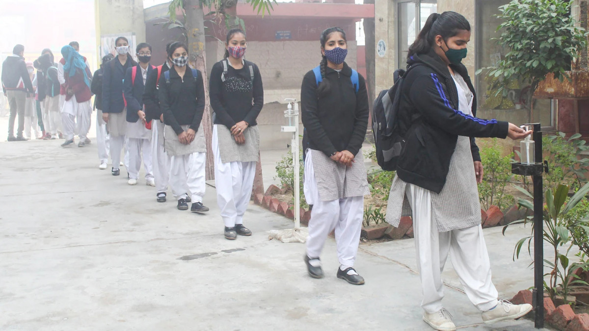 आजदेखि विद्यालय खुला, अब रातिमा मात्रै कर्फ्यू, जिम र स्पा पनि खुल्दै