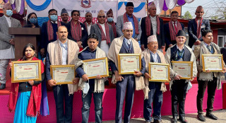 यी हुन् स्वास्थ्य सेवा दिवसमा सम्मानित हुने १५ कर्मचारी