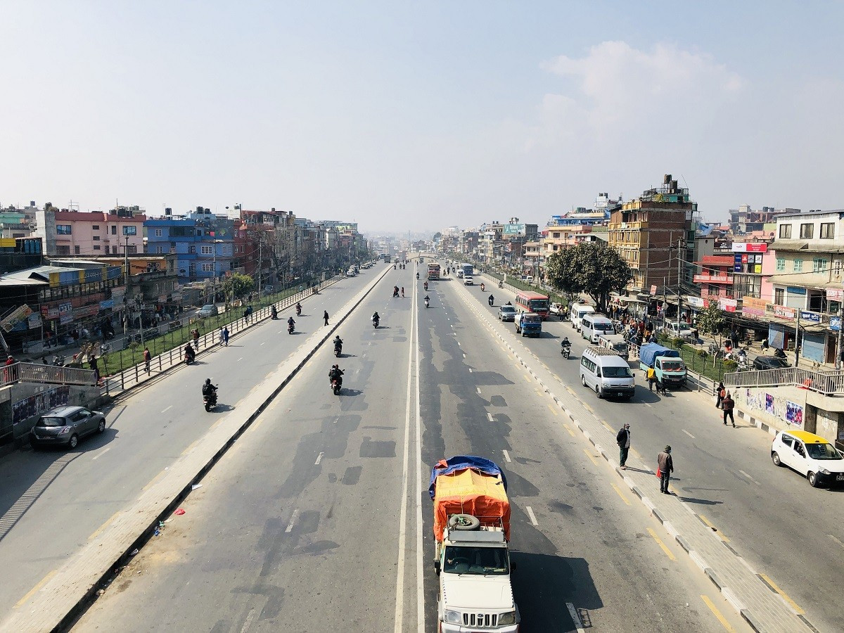 ट्राफिक प्रहरीको अनुरोध - भोलि अत्यावश्यक काममा मात्र सवारी साधन लिएर निस्कनु