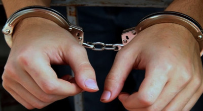 सशस्त्र प्रहरीद्वारा हतियारसहित तीन  पक्राउ