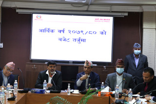 बजेटमा राख्ने योजना ७ दिन भित्र पेश गर्न सचिवहरुलाई अर्थमन्त्री शर्माको निर्देशन