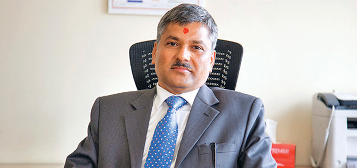 सेयर लगानीकर्ताले गभर्नर अधिकारीलाई बुझाए १९ बुँदे ज्ञापन पत्र