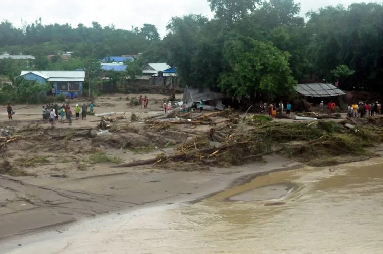 बाढीले दमकका १३ परिवार विस्थापित