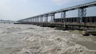 लगातारको वर्षासँगै गण्डक ब्यारेजका सबै ढोका खुला