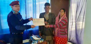 प्रहरी चौकीलाई तीन रोपनी जग्गा दान