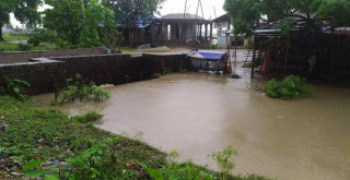 सप्तरीमा चन्द्रनहर भत्किँदा नगरपालिका नै डुबानमा