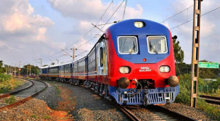 धनुषाको कुर्थादेखि महोत्तरीको बिजलपुरासम्म रेल परीक्षण गरिँदै