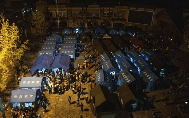 चीनमा  ६.६  म्याग्निच्यूडको  भूकम्प : वर्षा र पहिरोका कारण उद्धारमा समस्या