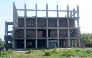 पूर्वप्रधानमन्त्रीत्रयले संयुक्त शिलान्यास गरेको ‘जीपी स्मृति सभागृह’ अलपत्र