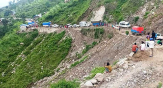 सास्ती दिने सुनार खोला, हरेक दिने सडक अवरुद्ध