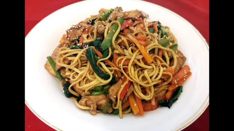 चाउमिन बेचेरै मासिक साढे २ लाख कमाइ