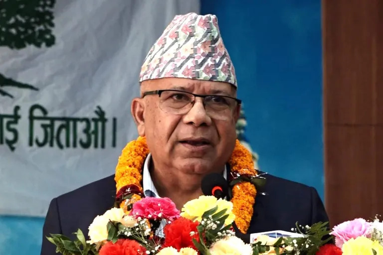 ओली र दाहालसँग माधव नेपालको आग्रह : देश विकासको खाका बनाएर अघि बढौँ
