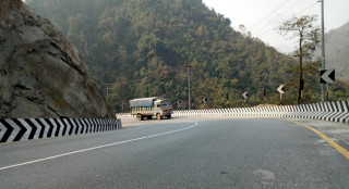 पृथ्वी राजमार्ग एकतर्फी खुल्यो