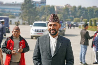 प्रचण्ड गएकै दिन रास्वपा सभापति रवि लामिछाने पनि भारत प्रस्थान