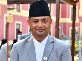गुणस्तरहीन औषधि बिक्री बढेको भन्दै निगरानी बढाउन विभागलाई मन्त्री गिरीको निर्देशन