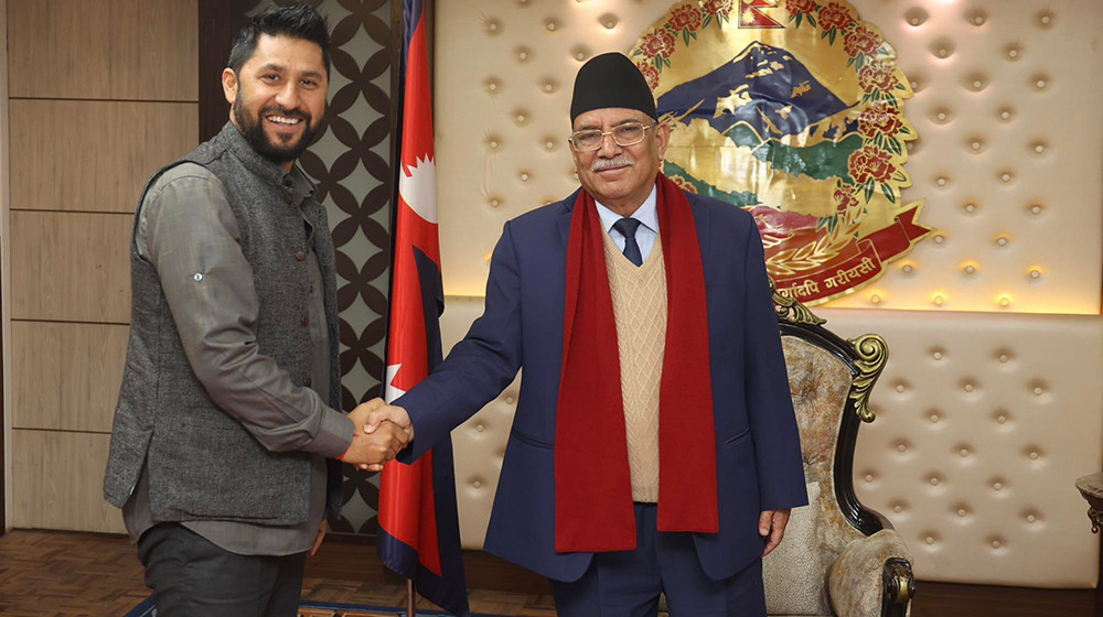पार्टी बैठकअघि प्रधानमन्त्रीलाई भेटे रवि लामिछानेले, प्रचण्डले गरे यस्तो प्रस्ताव
