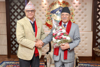 प्रधानमन्त्री प्रचण्डलाई भेट्न बालुवाटार पुगे प्रदेश-१ का मुख्यमन्त्री