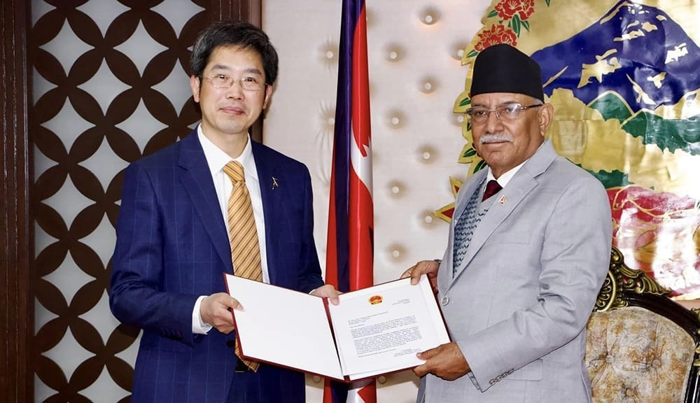 चिनियाँ राजदूत चेन र प्रधानमन्त्री दाहालबीच बालुवाटारमा भेटवार्ता, के भयो कुराकानी ?