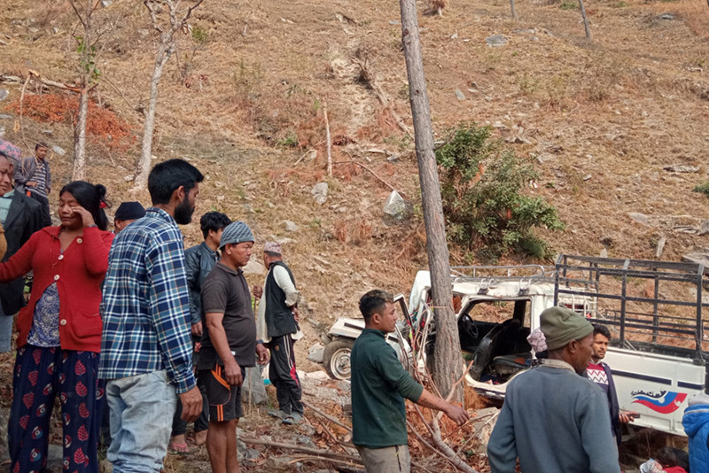 ओखलढुङ्गा जिप दुर्घटना: २ को मृत्यु, घाइतेलाई हेलिकोप्टरमा काठमाडौं ल्याइयो