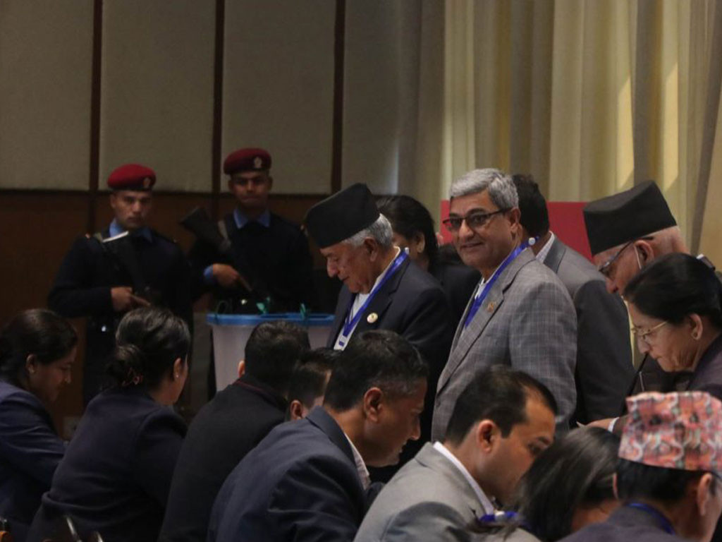 राष्ट्रपति निर्वाचन: मतदान जारी, दिउँसो २ बजेसम्म ८२४ मत खस्यो