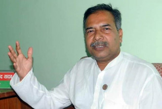 आफूविरुद्ध परेको उजुरीको जवाफ दिन निर्वाचन अधिकृतको कार्यालय पुगे रामसहाय यादव