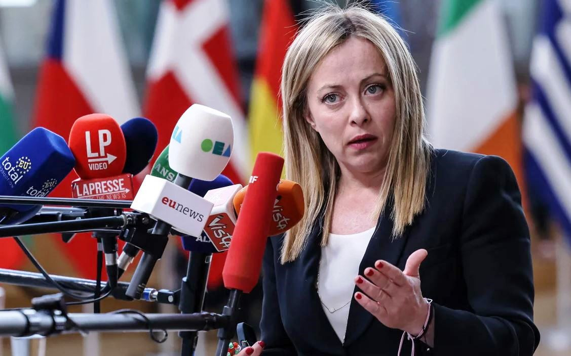 इटालीमा अंग्रेजी भाषा प्रयोग गरे एक लाख युरोसम्म जरिवाना