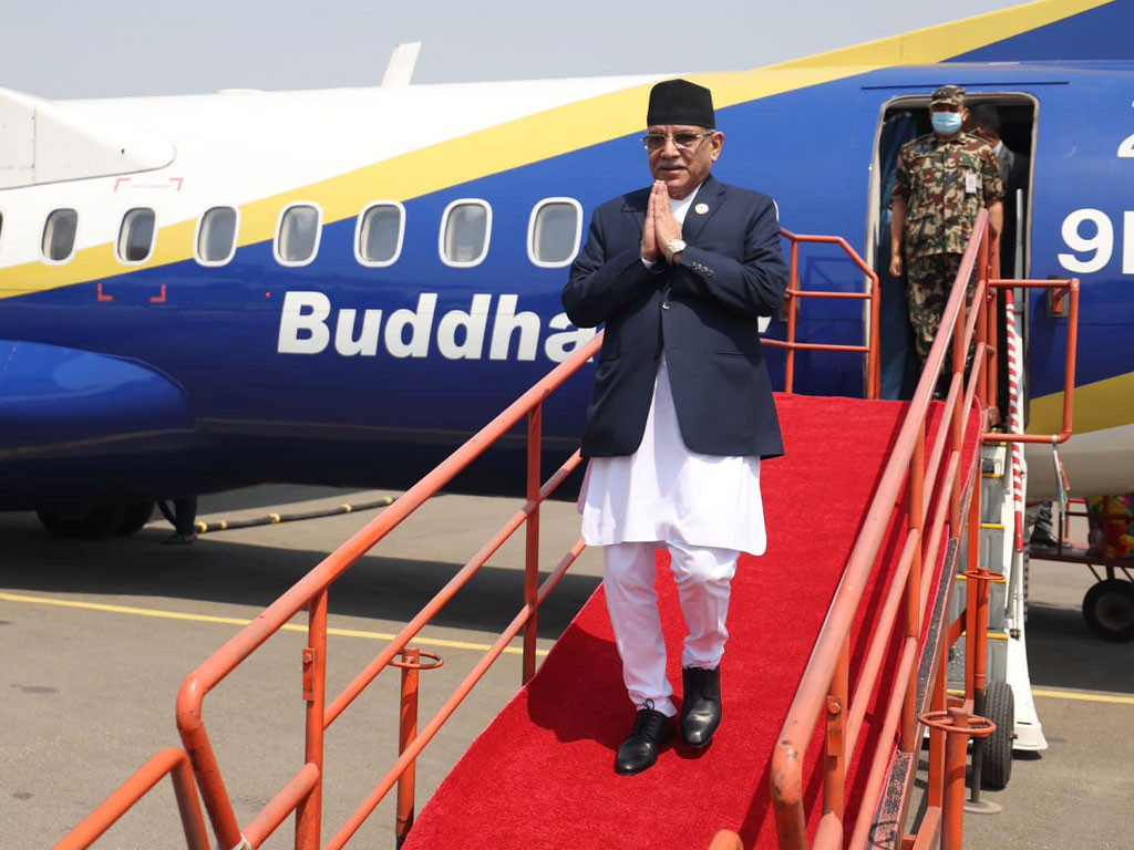 बुद्ध एयरले रातो कार्पेट बिच्छ्याउदा चौतर्फी आलोचना किन ?
