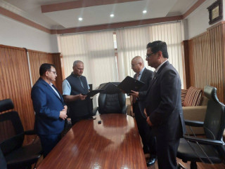 हिमालयन एभरेष्ट इन्स्योरेन्स कम्पनीको अध्यक्षमा महेन्द्र कृष्ण श्रेष्ठ नियुक्त, शिलवालबाट लिए पद तथा गोपनीयताको सपथ