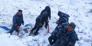 दार्चुला हिमपहिरो : बेपत्ता दुई महिलासहित तीन जनाको शव भेटियो