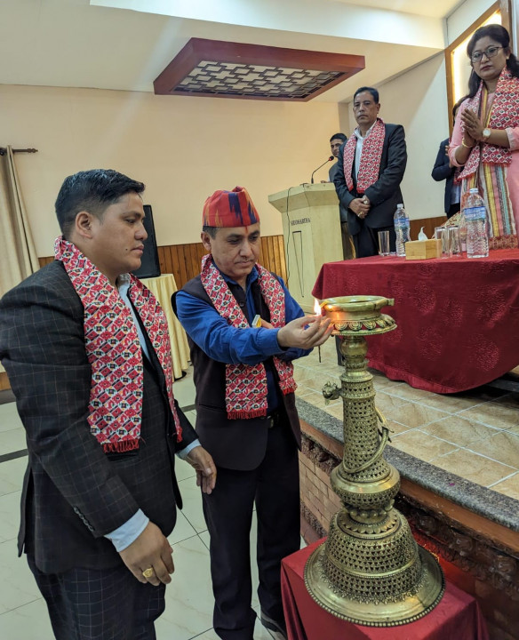 साहित्यकार बसन्त रोकायाको ११ औं कृति ‘हिमाल’ खण्डकाव्य लोकार्पित