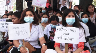 चरित्र हत्या गर्न खोजिएको भन्दै नर्सहरू आन्दोलित, घटनाको सत्यतथ्य पत्ता लगाई दोषीमाथि कारबाही गर्न संघको माग