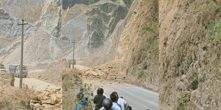सुख्खा पहिरोले नारायणगढ- मुग्लिन सडक अवरुद्ध