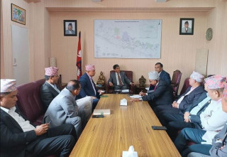 सुदूरपश्चिम सरकारको जम्बो टोली सिंहदरबारमा : संघीयताको मर्म बुझ्न आग्रह