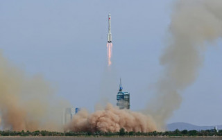 चीनले चन्द्रमामा पठायो पहिलो नागरिक अन्तरिक्ष यान