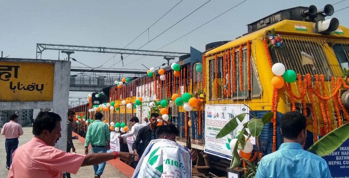 ‘कस्टर्म यार्ड’ सजाएर भारतबाट विराटनगरमा आउँदै कार्गो रेल