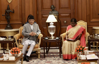 प्रधानमन्त्री दाहाल र भारतीय राष्ट्रपतिबीच भेट, के–के भयो कुराकानी ?