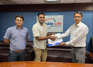 रिलायबल इन्स्योरेन्सले दियो राष्ट्रिय क्रिकेट टिमका खेलाडीलाई रिलायबल म्यादी जीवन बिमा